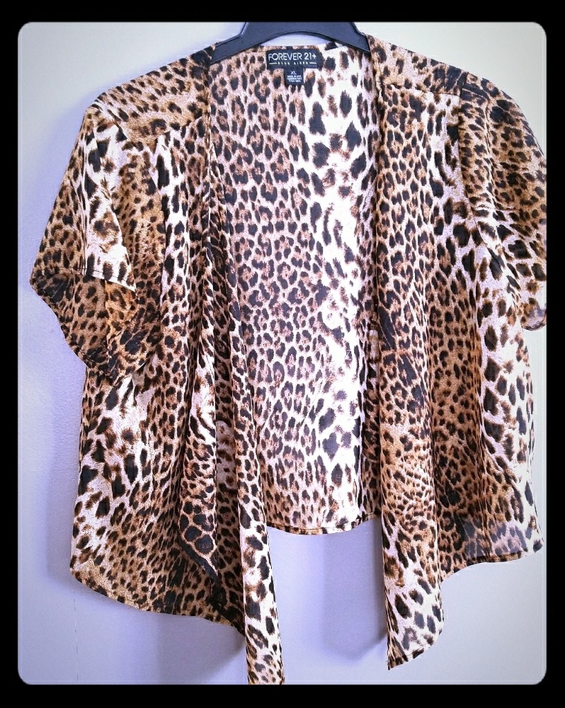 Leopard cropped kimono